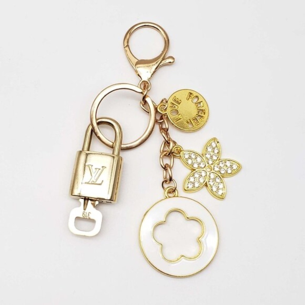 100% Auth Louis Vuitton Lock & Key with unbranded Bagcharm, Keycharm, Keychain